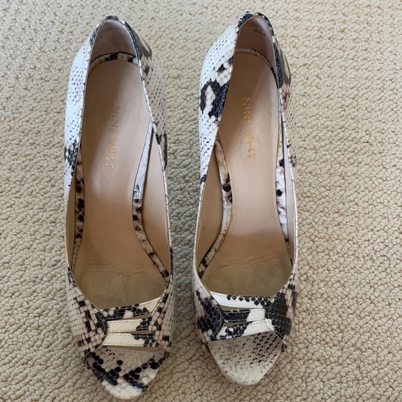 Nine West - faux snake skin heels - Picture 4 of 10